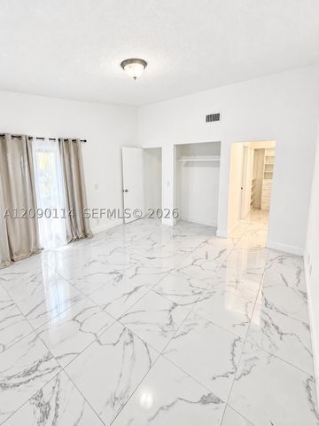 17 Columbia Ct, Deerfield Beach, FL 33442