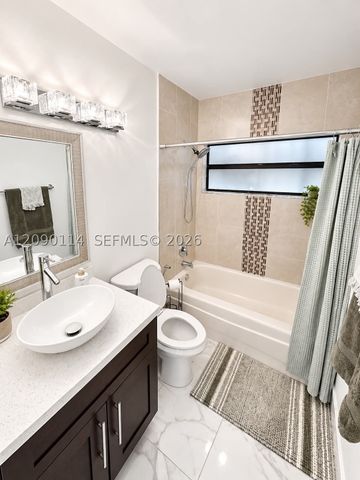 17 Columbia Ct, Deerfield Beach, FL 33442