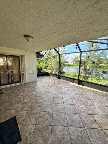 17 Columbia Ct, Deerfield Beach, FL 33442