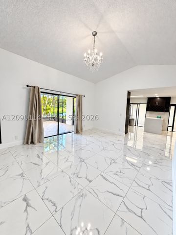 17 Columbia Ct, Deerfield Beach, FL 33442