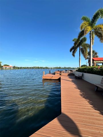 17 Columbia Ct, Deerfield Beach, FL 33442