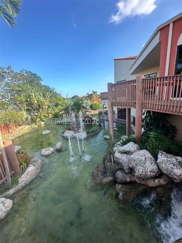 17 Columbia Ct, Deerfield Beach, FL 33442