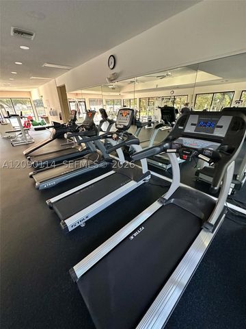 17 Columbia Ct, Deerfield Beach, FL 33442