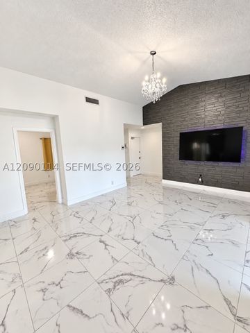 17 Columbia Ct, Deerfield Beach, FL 33442
