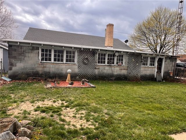 189 W Martin Street, East Palestine, OH 44413