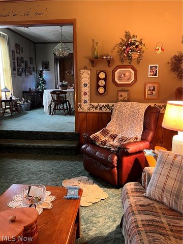 189 W Martin Street, East Palestine, OH 44413