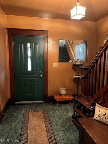 189 W Martin Street, East Palestine, OH 44413