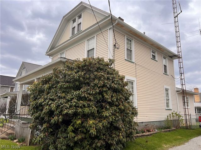 189 W Martin Street, East Palestine, OH 44413