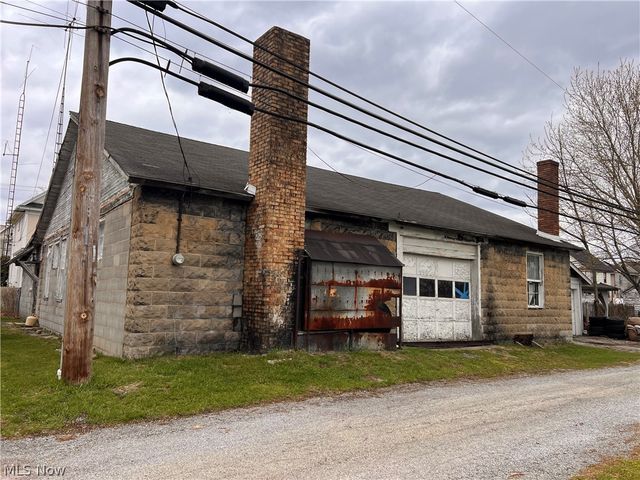 189 W Martin Street, East Palestine, OH 44413