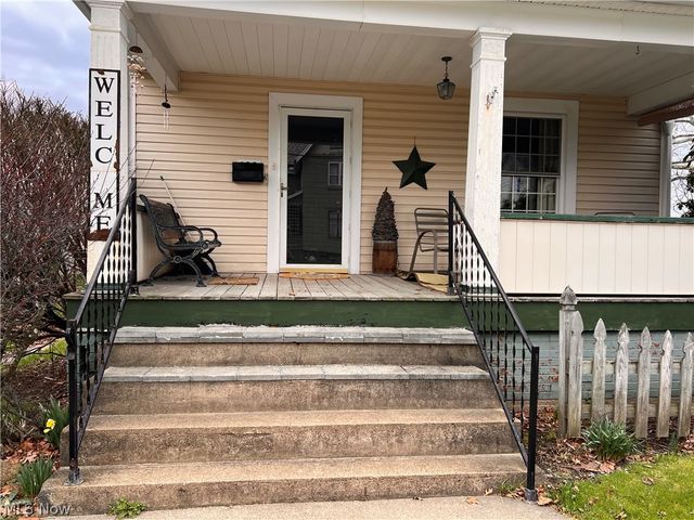 189 W Martin Street, East Palestine, OH 44413