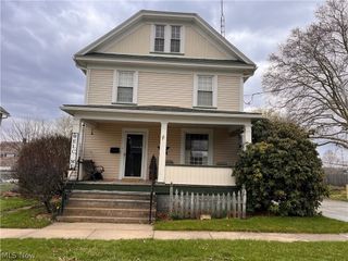 189 W Martin Street, East Palestine, OH 44413