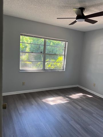 1109 E ROHE STREET A & B, Tarpon Springs, FL 34689