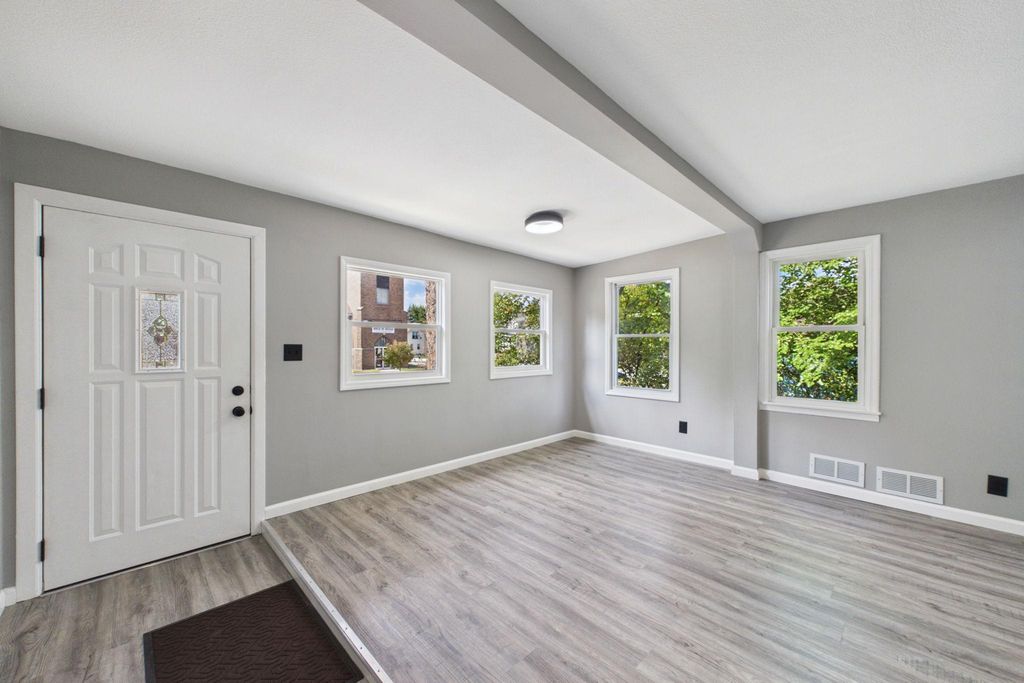 2423 Quincy Street NE, Minneapolis, MN 55418 — photo 5