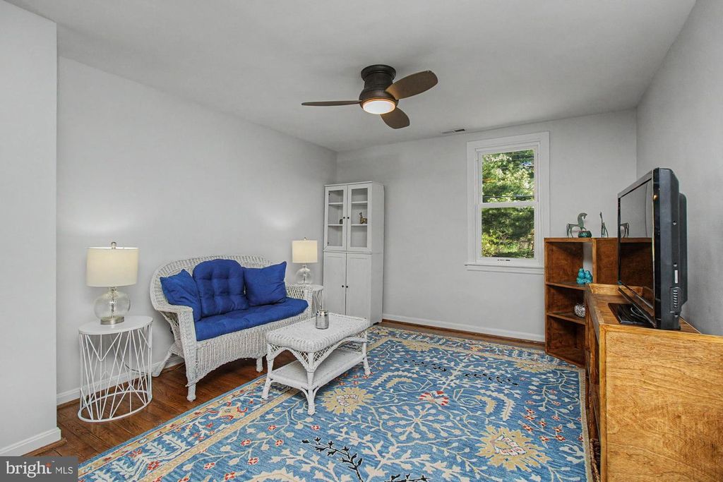 Image 15 of property listing at 9951 HILLTOP DR, Baltimore, MD 21234