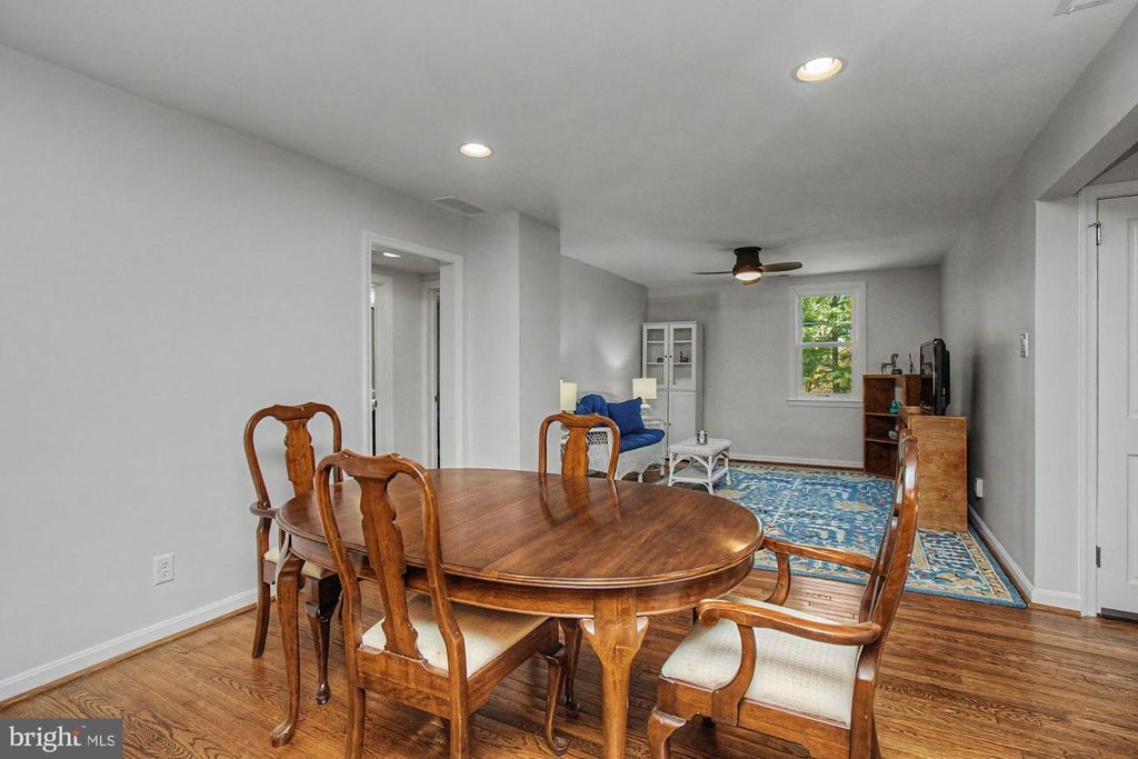 Image 22 of property listing at 9951 HILLTOP DR, Baltimore, MD 21234