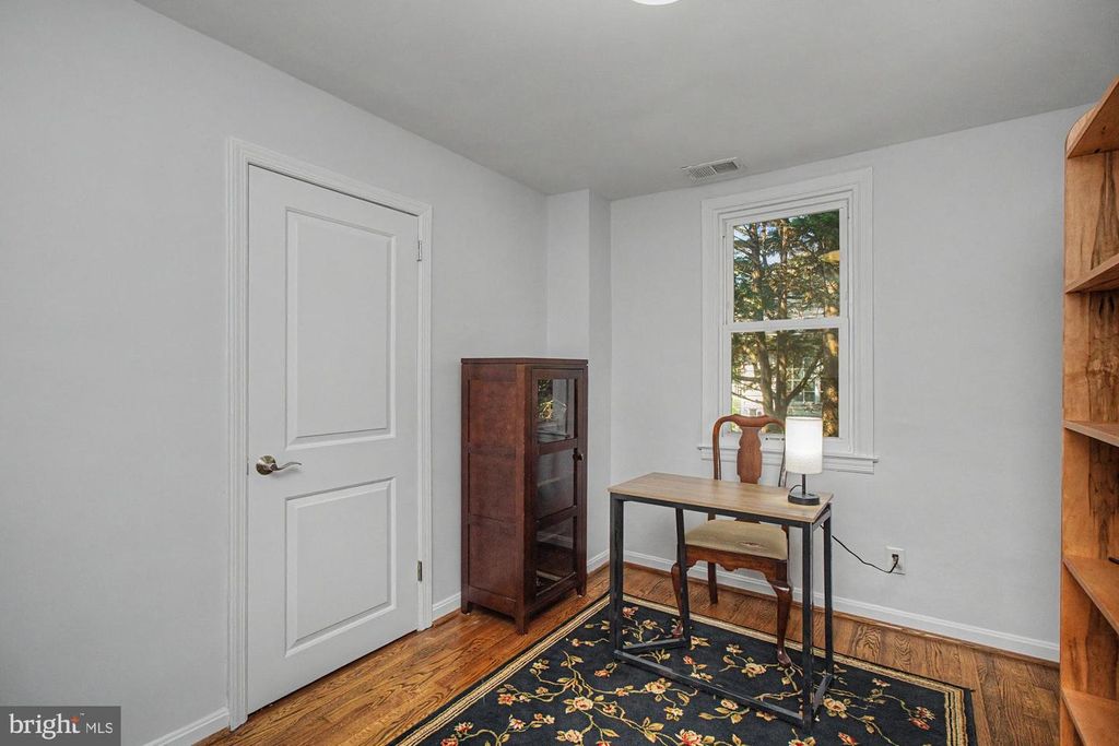 Image 31 of property listing at 9951 HILLTOP DR, Baltimore, MD 21234
