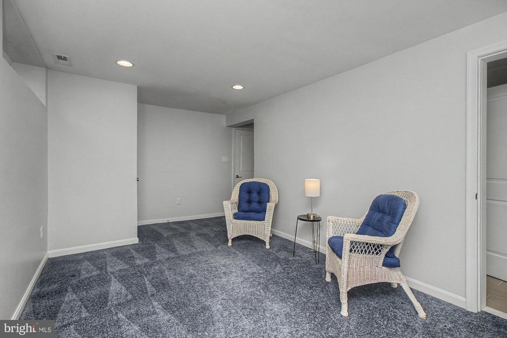 Image 42 of property listing at 9951 HILLTOP DR, Baltimore, MD 21234