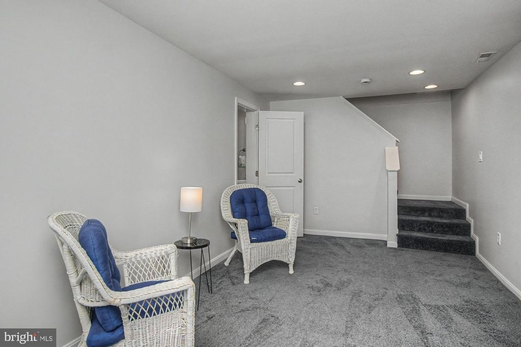 Image 45 of property listing at 9951 HILLTOP DR, Baltimore, MD 21234