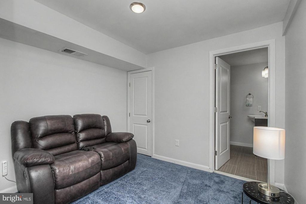 Image 49 of property listing at 9951 HILLTOP DR, Baltimore, MD 21234