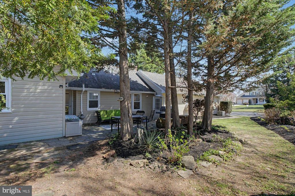 Image 60 of property listing at 9951 HILLTOP DR, Baltimore, MD 21234