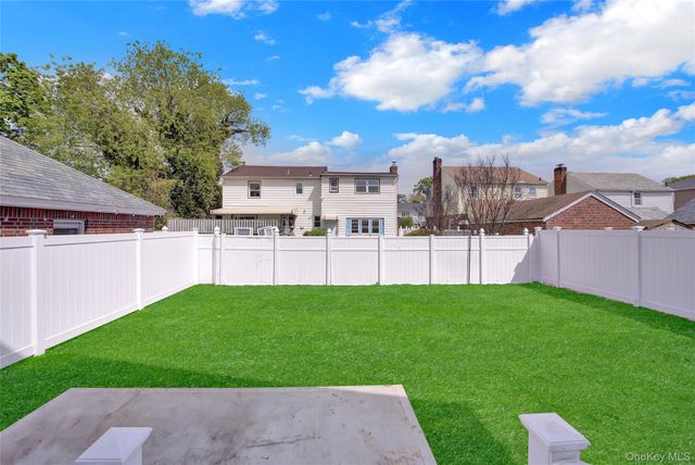 811 Front Street, Hempstead, NY 11550
