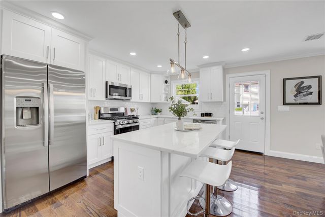 811 Front Street, Hempstead, NY 11550