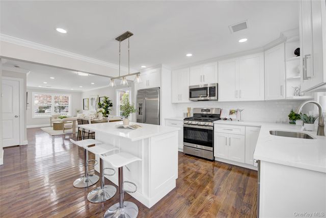 811 Front Street, Hempstead, NY 11550
