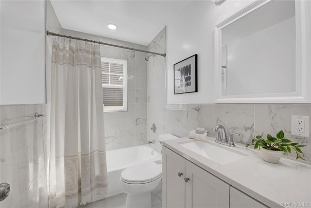 811 Front Street, Hempstead, NY 11550