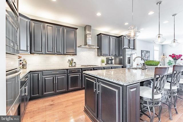 7921 CULLODEN CREST LN, Gainesville, VA 20155