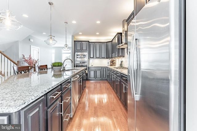 7921 CULLODEN CREST LN, Gainesville, VA 20155