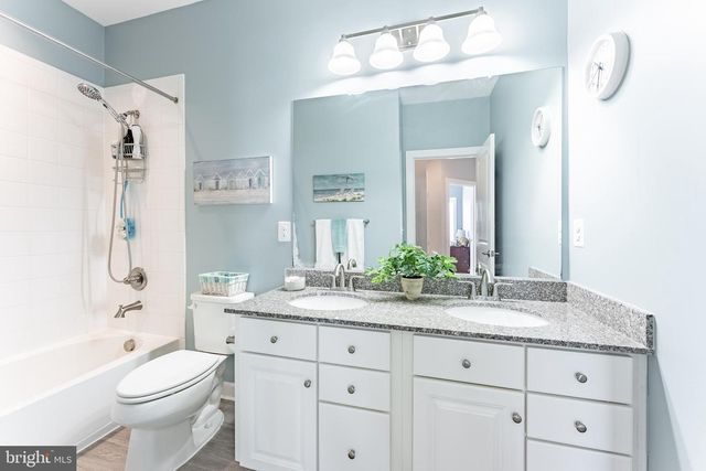 7921 CULLODEN CREST LN, Gainesville, VA 20155