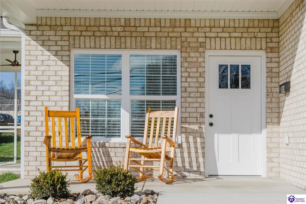 1104 N Main Street, Elizabethtown, KY 42701
