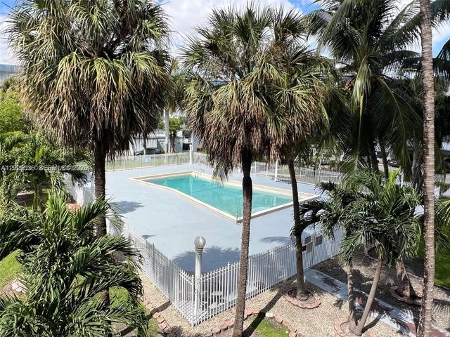 1655 W 44th Pl 211, Hialeah, FL 33012