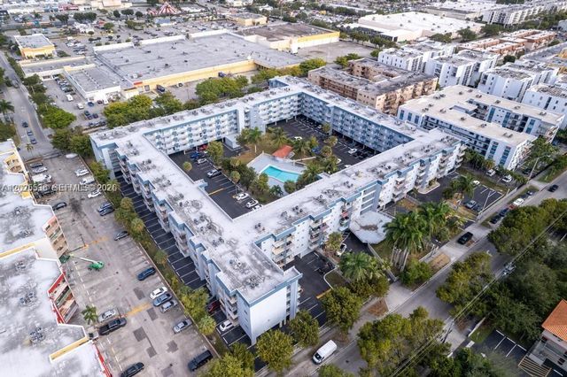 1655 W 44th Pl 211, Hialeah, FL 33012