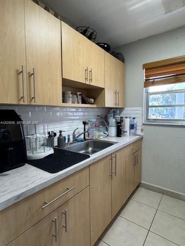 1655 W 44th Pl 211, Hialeah, FL 33012