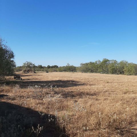 3160 Pettytown RD, Dale, TX 78616