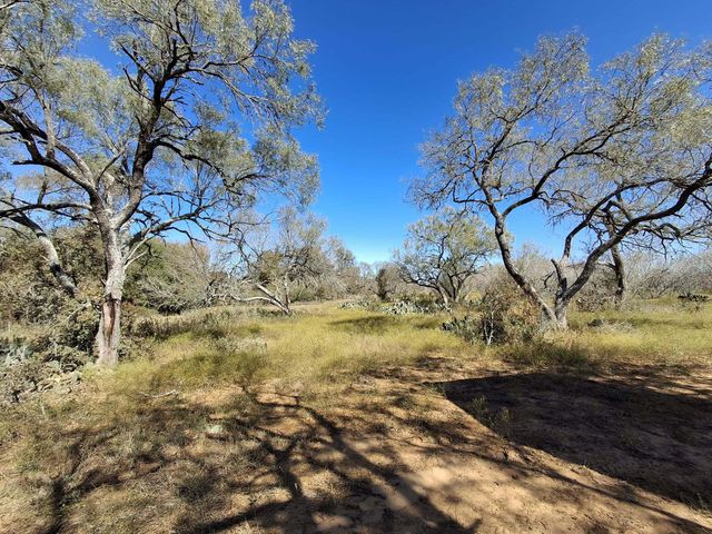 3160 Pettytown RD, Dale, TX 78616