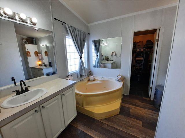 3160 Pettytown RD, Dale, TX 78616