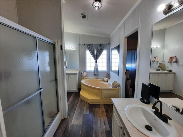 3160 Pettytown RD, Dale, TX 78616