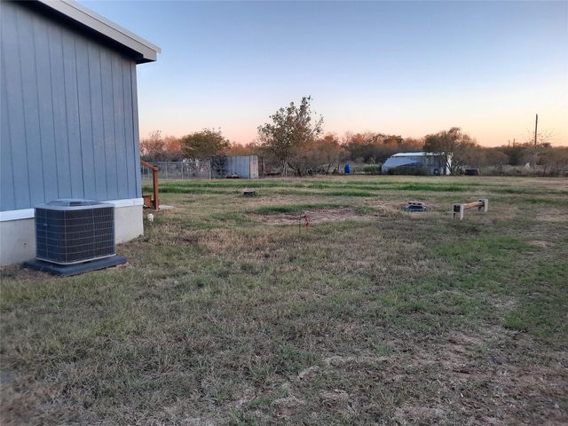 3160 Pettytown RD, Dale, TX 78616