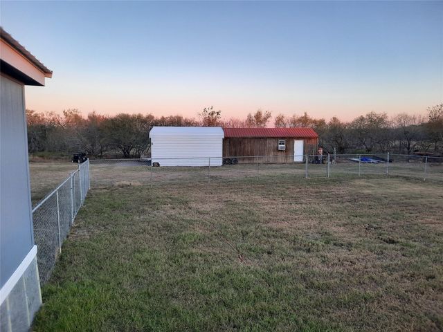 3160 Pettytown RD, Dale, TX 78616