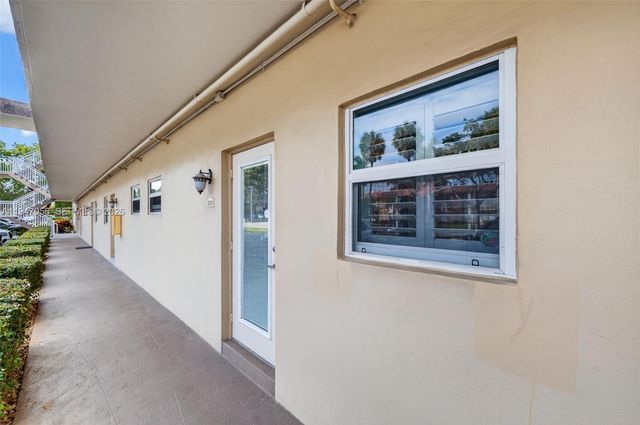 3431 NW 50th Ave 110, Lauderdale Lakes, FL 33319