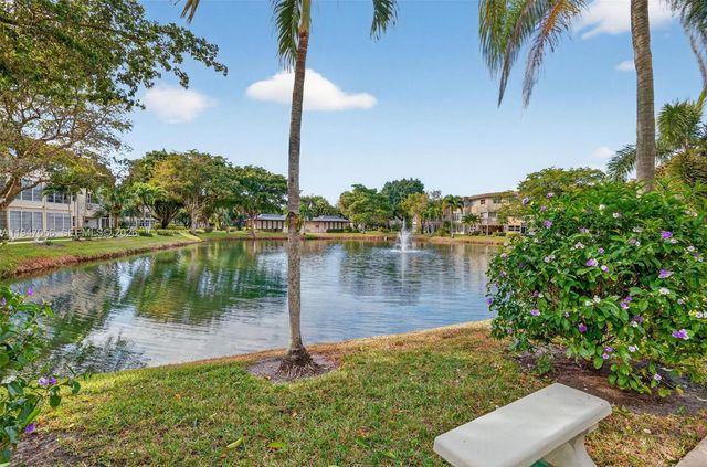 3431 NW 50th Ave 110, Lauderdale Lakes, FL 33319