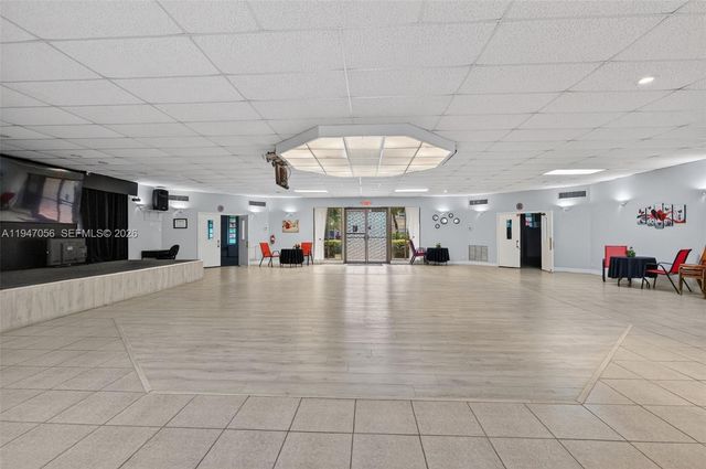 3431 NW 50th Ave 110, Lauderdale Lakes, FL 33319