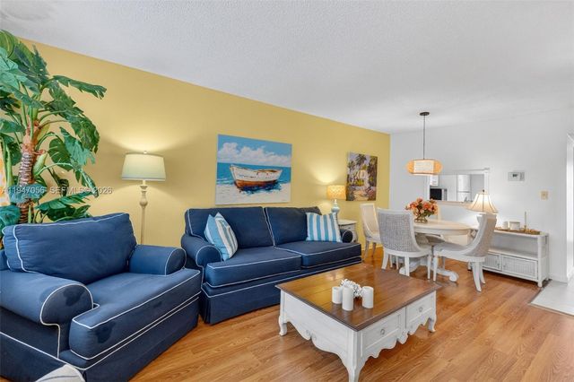 3431 NW 50th Ave 110, Lauderdale Lakes, FL 33319