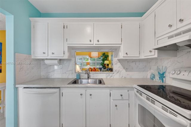 3431 NW 50th Ave 110, Lauderdale Lakes, FL 33319