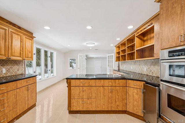 1 Fifty Acre Court, Saint James, NY 11780