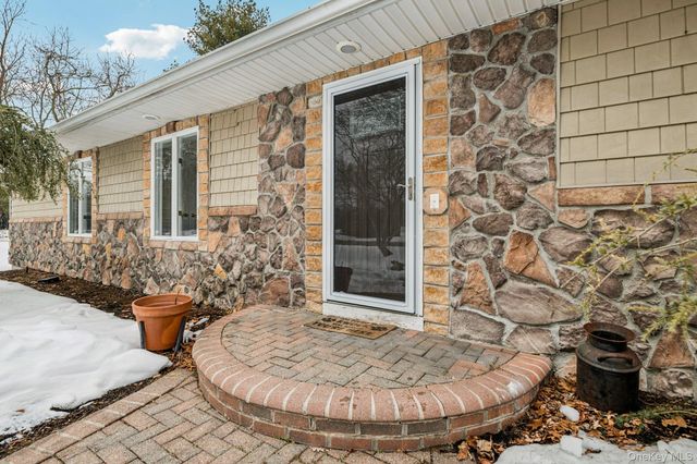 1 Fifty Acre Court, Saint James, NY 11780