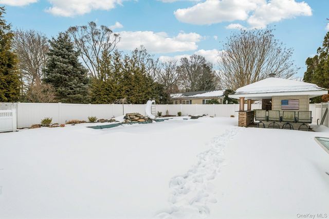 1 Fifty Acre Court, Saint James, NY 11780