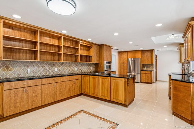 1 Fifty Acre Court, Saint James, NY 11780